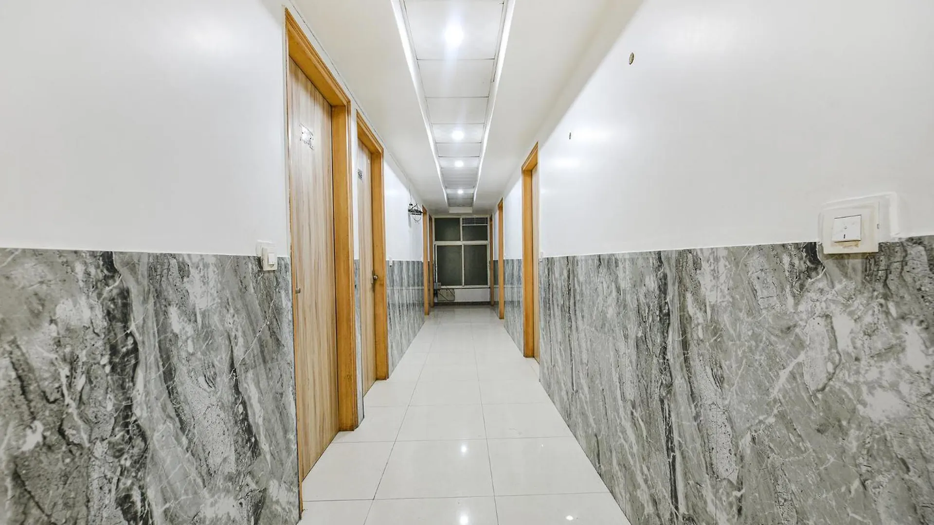Fabhotel Aman Inn Near Igi Airport New Delhi 3*,  India